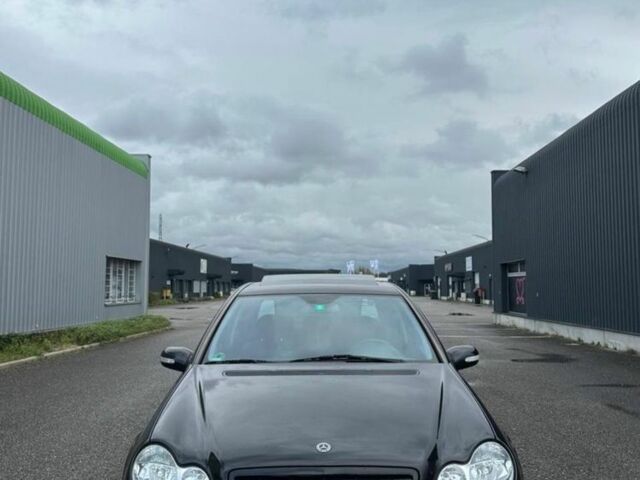 Черный Мерседес 320, объемом двигателя 3.2 л и пробегом 227 тыс. км за 10000 $, фото 1 на Automoto.ua