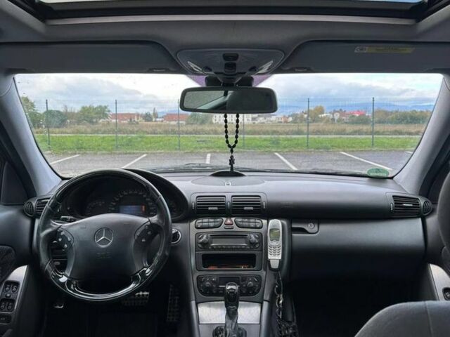 Черный Мерседес 320, объемом двигателя 3.2 л и пробегом 227 тыс. км за 10000 $, фото 7 на Automoto.ua