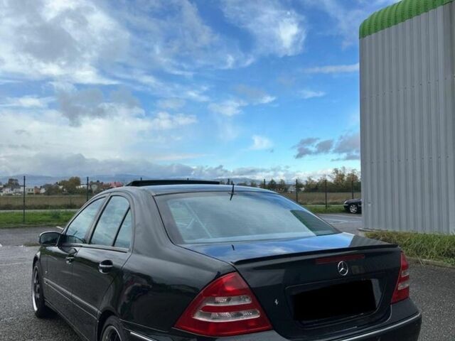 Черный Мерседес 320, объемом двигателя 3.2 л и пробегом 227 тыс. км за 10000 $, фото 4 на Automoto.ua