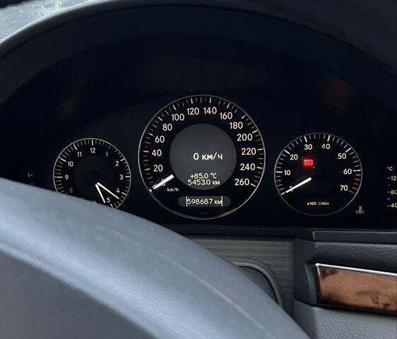 Чорний Мерседес 320, об'ємом двигуна 3.2 л та пробігом 598 тис. км за 4700 $, фото 13 на Automoto.ua