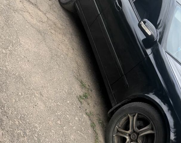 Черный Мерседес 320, объемом двигателя 3.2 л и пробегом 350 тыс. км за 2383 $, фото 4 на Automoto.ua