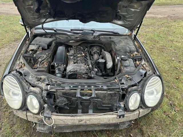 Черный Мерседес 320, объемом двигателя 3.2 л и пробегом 231 тыс. км за 2200 $, фото 4 на Automoto.ua