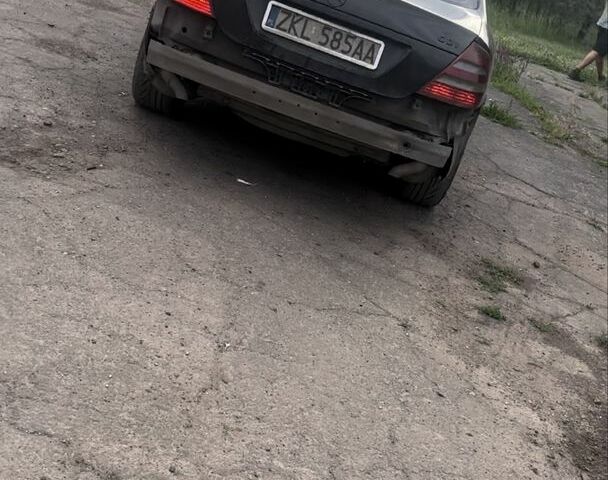 Черный Мерседес 320, объемом двигателя 3.2 л и пробегом 350 тыс. км за 2383 $, фото 3 на Automoto.ua