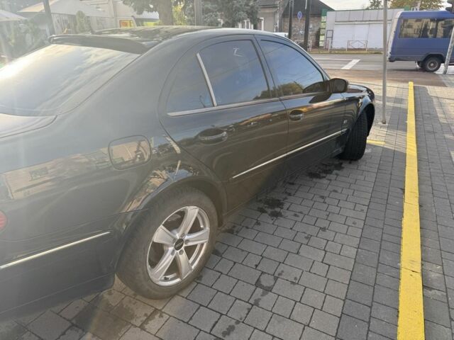 Черный Мерседес 320, объемом двигателя 3.2 л и пробегом 370 тыс. км за 8200 $, фото 3 на Automoto.ua