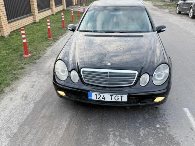 Черный Мерседес 320, объемом двигателя 3.2 л и пробегом 300 тыс. км за 2200 $, фото 1 на Automoto.ua