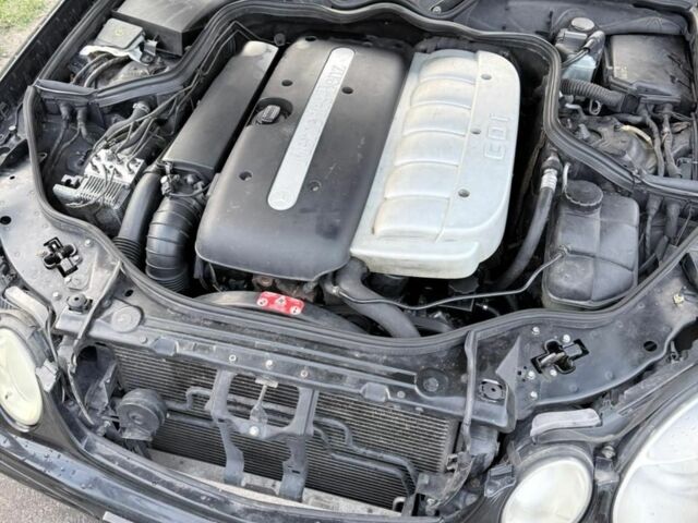 Черный Мерседес 320, объемом двигателя 3.2 л и пробегом 300 тыс. км за 2200 $, фото 3 на Automoto.ua