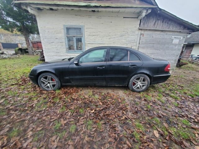 Черный Мерседес 320, объемом двигателя 0 л и пробегом 300 тыс. км за 1800 $, фото 2 на Automoto.ua