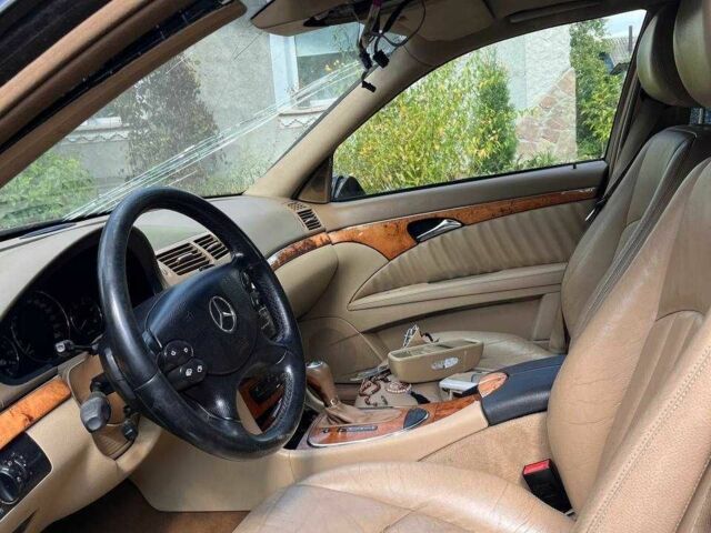 Чорний Мерседес 320, об'ємом двигуна 0 л та пробігом 273 тис. км за 4500 $, фото 2 на Automoto.ua