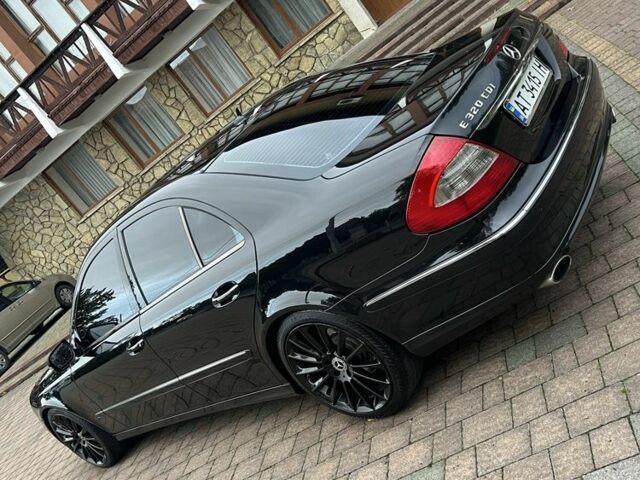 Черный Мерседес 320, объемом двигателя 3 л и пробегом 370 тыс. км за 10600 $, фото 2 на Automoto.ua