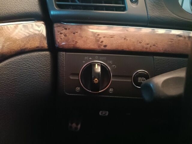 Черный Мерседес 320, объемом двигателя 3.2 л и пробегом 315 тыс. км за 7300 $, фото 22 на Automoto.ua