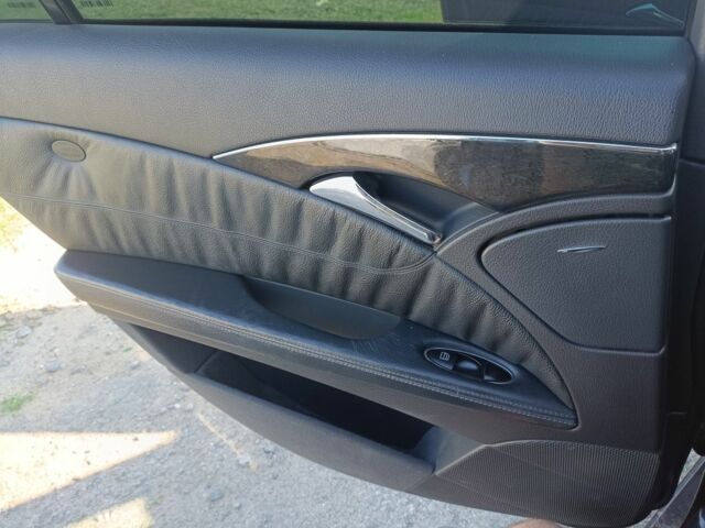 Черный Мерседес 320, объемом двигателя 3.2 л и пробегом 315 тыс. км за 7300 $, фото 12 на Automoto.ua