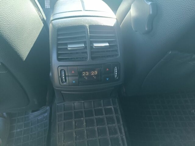 Черный Мерседес 320, объемом двигателя 3.2 л и пробегом 315 тыс. км за 7300 $, фото 11 на Automoto.ua