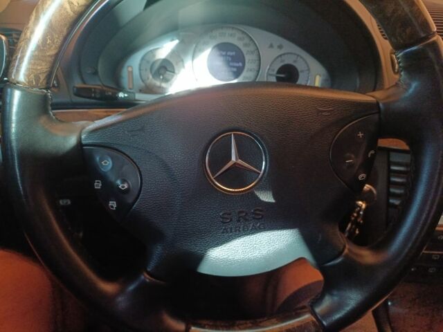 Черный Мерседес 320, объемом двигателя 3.2 л и пробегом 315 тыс. км за 7300 $, фото 19 на Automoto.ua