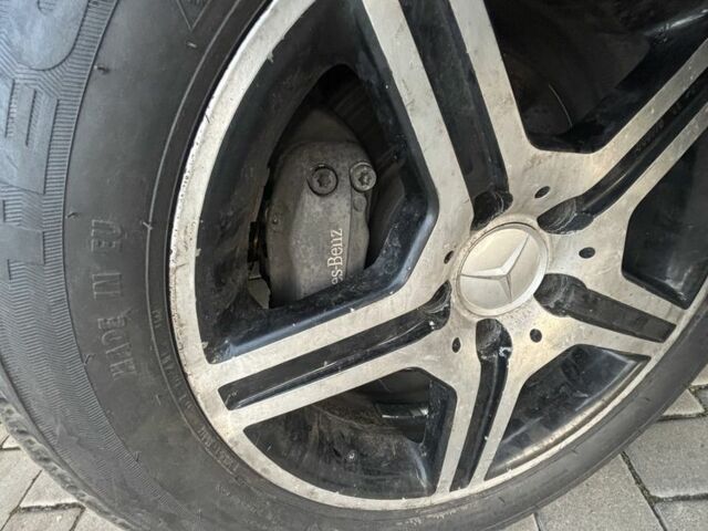 Чорний Мерседес 320, об'ємом двигуна 3.2 л та пробігом 463 тис. км за 3350 $, фото 14 на Automoto.ua