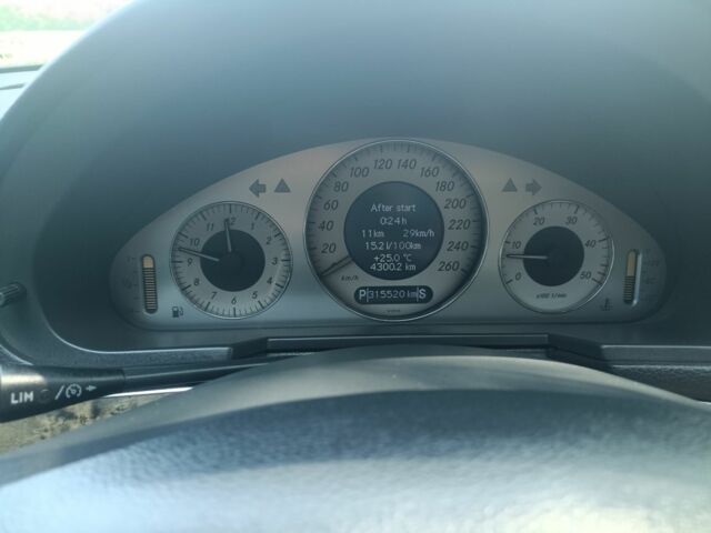 Черный Мерседес 320, объемом двигателя 3.2 л и пробегом 315 тыс. км за 7300 $, фото 4 на Automoto.ua