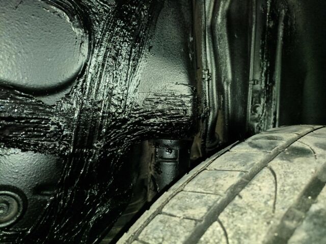 Черный Мерседес 320, объемом двигателя 3.2 л и пробегом 315 тыс. км за 7300 $, фото 9 на Automoto.ua