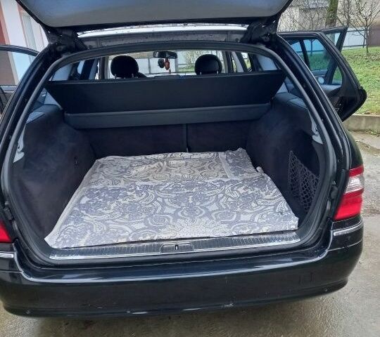 Чорний Мерседес 320, об'ємом двигуна 3.2 л та пробігом 400 тис. км за 5500 $, фото 3 на Automoto.ua