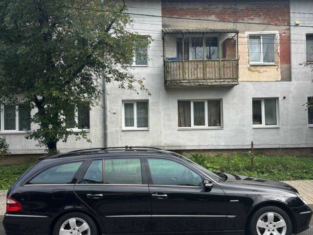 Черный Мерседес 320, объемом двигателя 3.2 л и пробегом 328 тыс. км за 8400 $, фото 4 на Automoto.ua