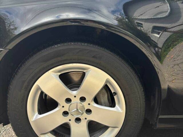 Черный Мерседес 320, объемом двигателя 3.2 л и пробегом 328 тыс. км за 8400 $, фото 7 на Automoto.ua