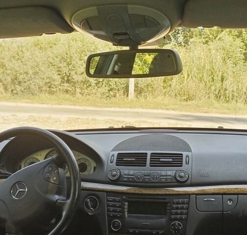 Черный Мерседес 320, объемом двигателя 3 л и пробегом 450 тыс. км за 3000 $, фото 4 на Automoto.ua