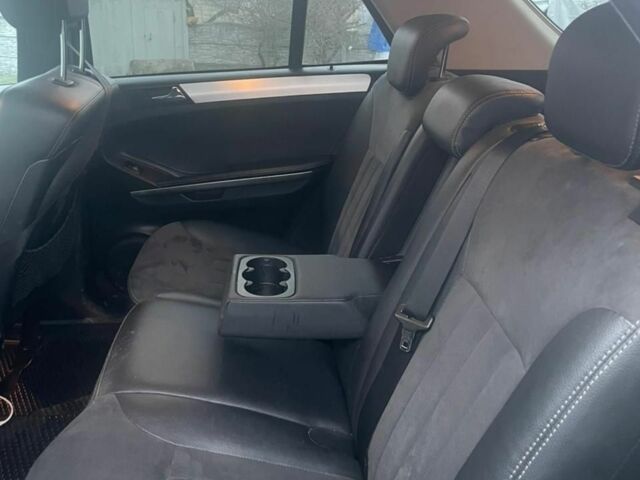 Черный Мерседес 320, объемом двигателя 3 л и пробегом 440 тыс. км за 7500 $, фото 5 на Automoto.ua