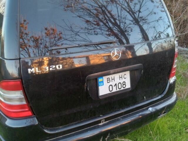 Чорний Мерседес 320, об'ємом двигуна 3.2 л та пробігом 320 тис. км за 3100 $, фото 4 на Automoto.ua