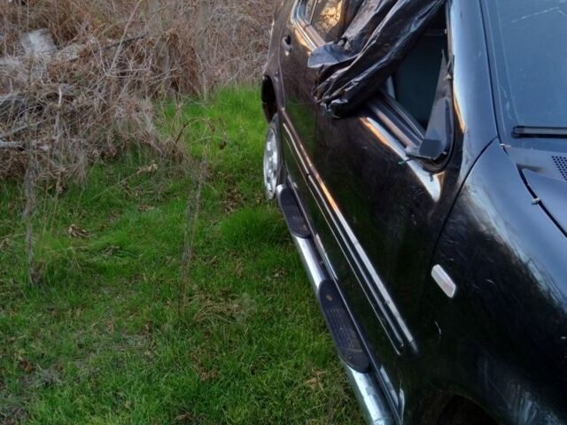 Чорний Мерседес 320, об'ємом двигуна 3.2 л та пробігом 320 тис. км за 3100 $, фото 7 на Automoto.ua