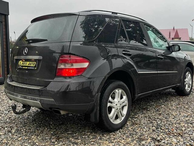 Чорний Мерседес 320, об'ємом двигуна 3 л та пробігом 517 тис. км за 10100 $, фото 4 на Automoto.ua