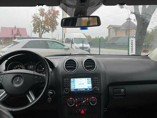 Чорний Мерседес 320, об'ємом двигуна 3 л та пробігом 517 тис. км за 10100 $, фото 9 на Automoto.ua