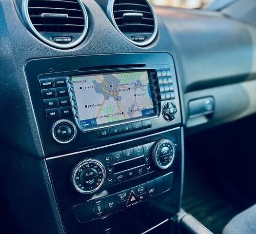 Черный Мерседес 320, объемом двигателя 3 л и пробегом 273 тыс. км за 3600 $, фото 5 на Automoto.ua