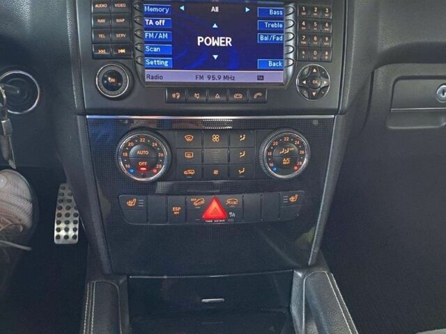 Черный Мерседес 320, объемом двигателя 3 л и пробегом 364 тыс. км за 6200 $, фото 2 на Automoto.ua