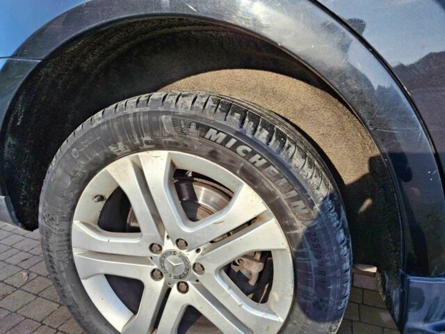 Черный Мерседес 320, объемом двигателя 3 л и пробегом 326 тыс. км за 12300 $, фото 3 на Automoto.ua