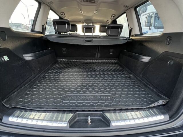 Чорний Мерседес 320, об'ємом двигуна 3 л та пробігом 380 тис. км за 15000 $, фото 10 на Automoto.ua