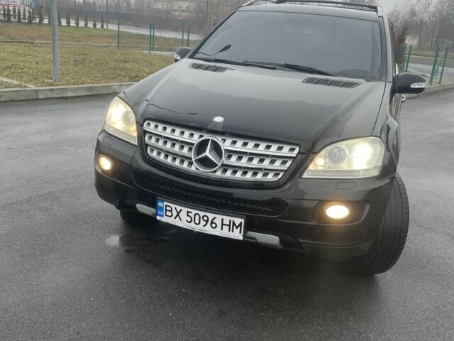 Мерседес 320 2007 в Шепетовке на Automoto.ua Черный Мерседес 320, объемом двигателя 3 л и пробегом 285 тыс. км за 11200 $, фото 1 на Automoto.ua