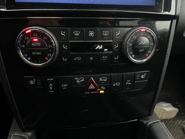 Черный Мерседес 320, объемом двигателя 3 л и пробегом 330 тыс. км за 10999 $, фото 10 на Automoto.ua