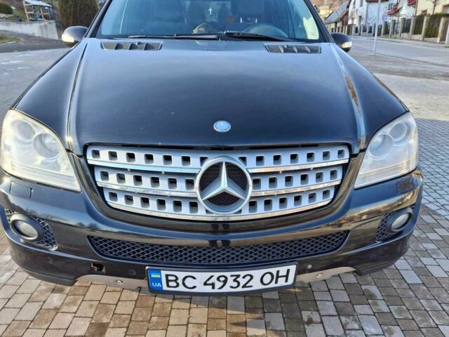 Чорний Мерседес 320, об'ємом двигуна 3 л та пробігом 326 тис. км за 12500 $, фото 6 на Automoto.ua