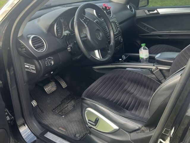 Мерседес 320 2007 в Шепетовке на Automoto.ua Черный Мерседес 320, объемом двигателя 3 л и пробегом 285 тыс. км за 11200 $, фото 17 на Automoto.ua
