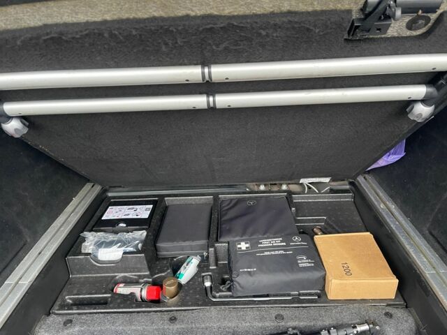 Черный Мерседес 320, объемом двигателя 3 л и пробегом 330 тыс. км за 10999 $, фото 8 на Automoto.ua