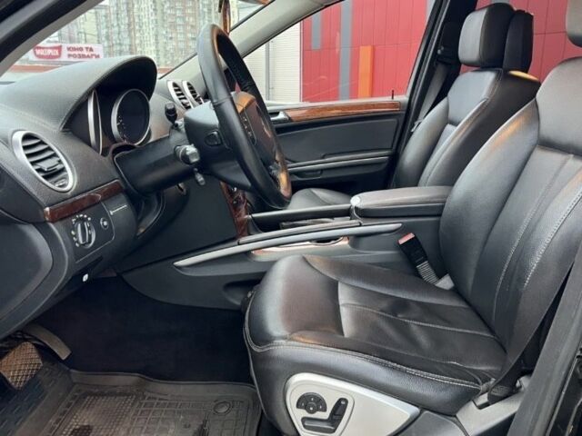 Черный Мерседес 320, объемом двигателя 3 л и пробегом 646 тыс. км за 10000 $, фото 11 на Automoto.ua