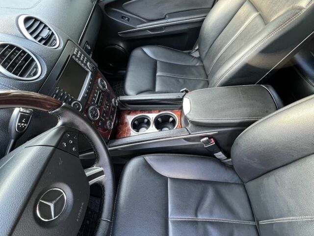 Чорний Мерседес 320, об'ємом двигуна 3 л та пробігом 380 тис. км за 15000 $, фото 7 на Automoto.ua