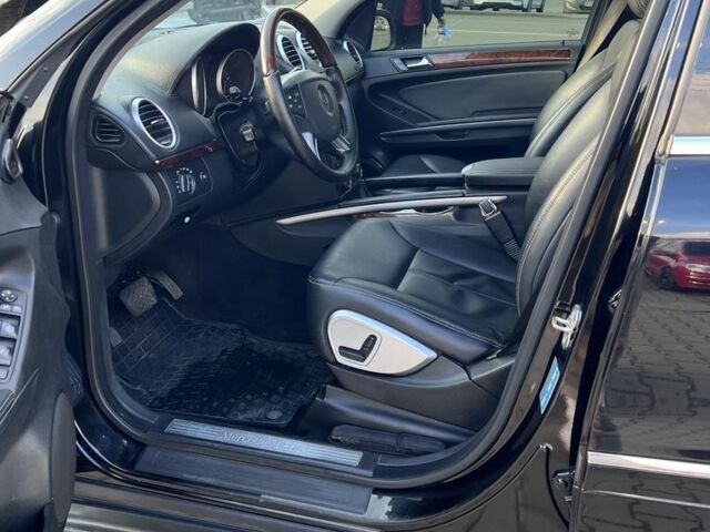 Чорний Мерседес 320, об'ємом двигуна 3 л та пробігом 380 тис. км за 15000 $, фото 5 на Automoto.ua