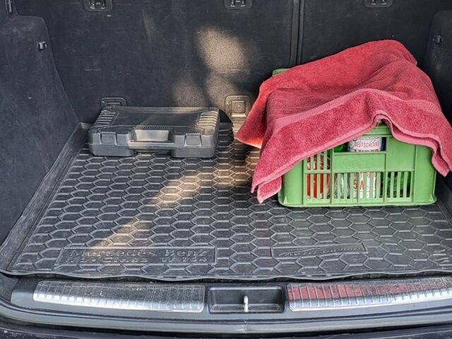 Черный Мерседес 320, объемом двигателя 3 л и пробегом 379 тыс. км за 13700 $, фото 7 на Automoto.ua