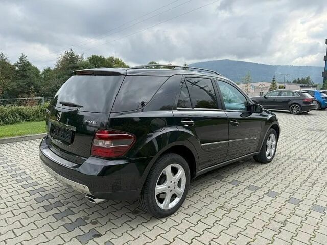 Черный Мерседес 320, объемом двигателя 3.2 л и пробегом 198 тыс. км за 3200 $, фото 3 на Automoto.ua