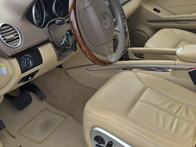 Черный Мерседес 320, объемом двигателя 3 л и пробегом 151 тыс. км за 16300 $, фото 5 на Automoto.ua