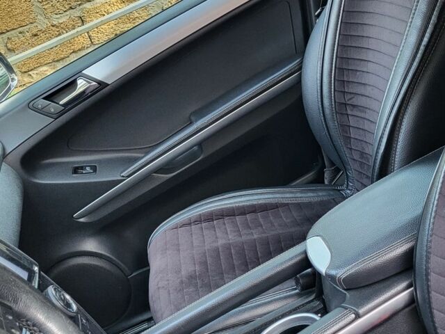 Черный Мерседес 320, объемом двигателя 3 л и пробегом 379 тыс. км за 13700 $, фото 5 на Automoto.ua