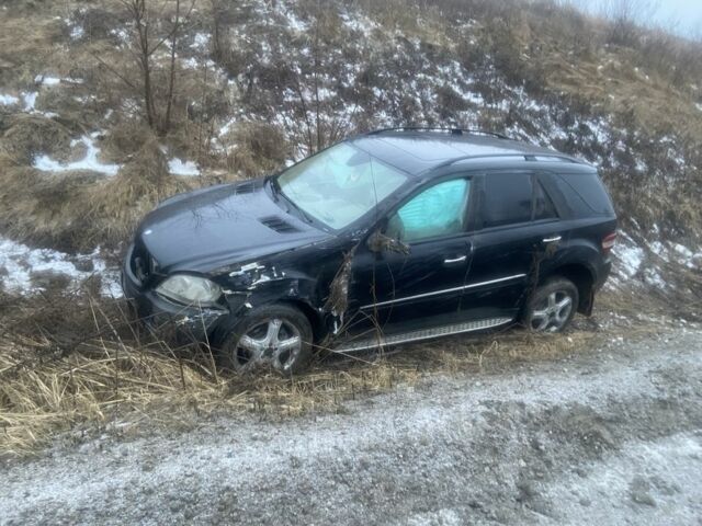 Чорний Мерседес 320, об'ємом двигуна 3 л та пробігом 355 тис. км за 8500 $, фото 20 на Automoto.ua