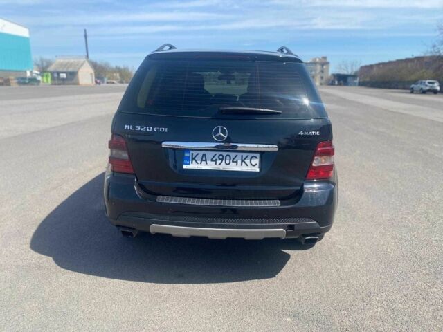 Чорний Мерседес 320, об'ємом двигуна 3 л та пробігом 200 тис. км за 12000 $, фото 9 на Automoto.ua