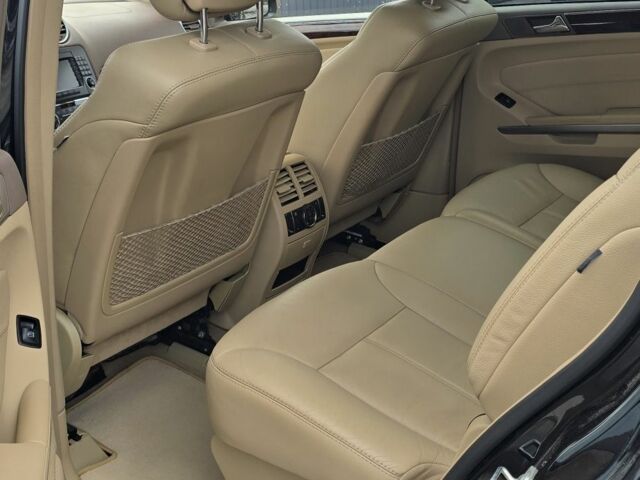 Черный Мерседес 320, объемом двигателя 3 л и пробегом 151 тыс. км за 16300 $, фото 7 на Automoto.ua