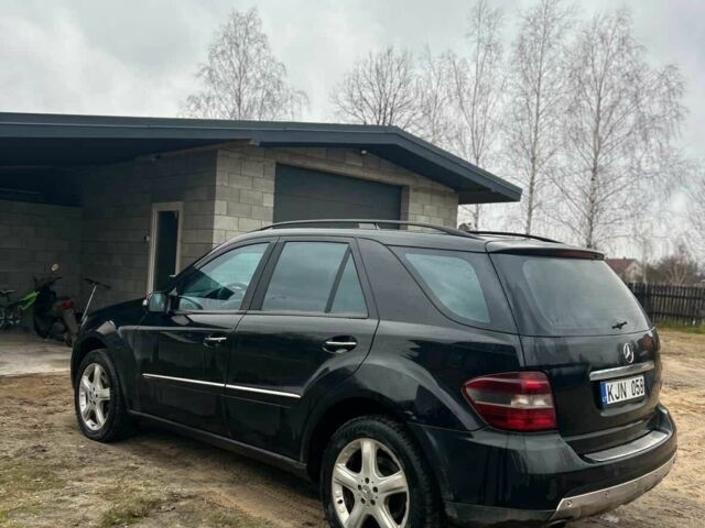 Чорний Мерседес 320, об'ємом двигуна 0 л та пробігом 370 тис. км за 5700 $, фото 4 на Automoto.ua