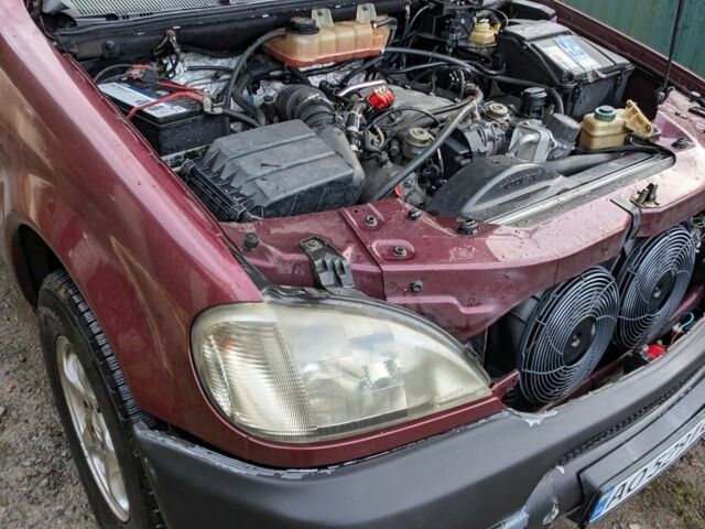 Красный Мерседес 320, объемом двигателя 3.2 л и пробегом 352 тыс. км за 3600 $, фото 5 на Automoto.ua